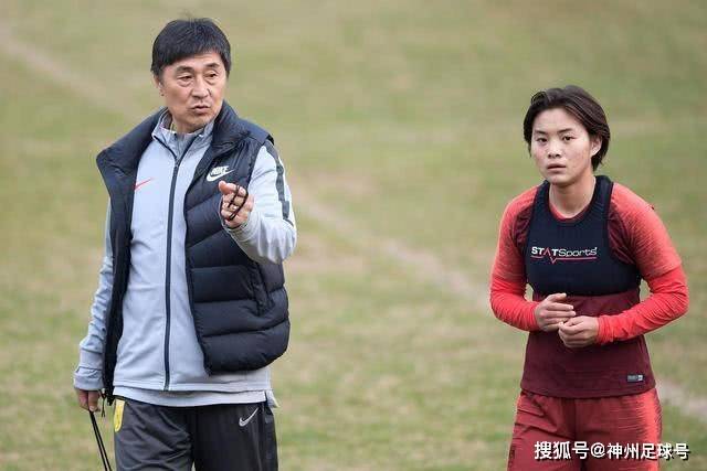 官方：国米与34岁边后卫达米安续约至2025年